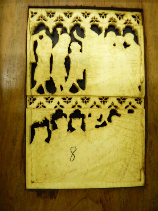Openwork panel, 2 registers, 6 arches across (plaque ajourée; frise d'arcatures; colonnettes) (Back)