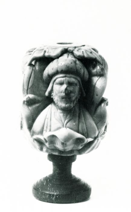 Rosary bead or rosary pendant, 3 faces (chapelet) (Side 1)