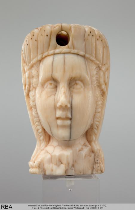 Rosary bead, 2 faces (chapelet) (Side 1)