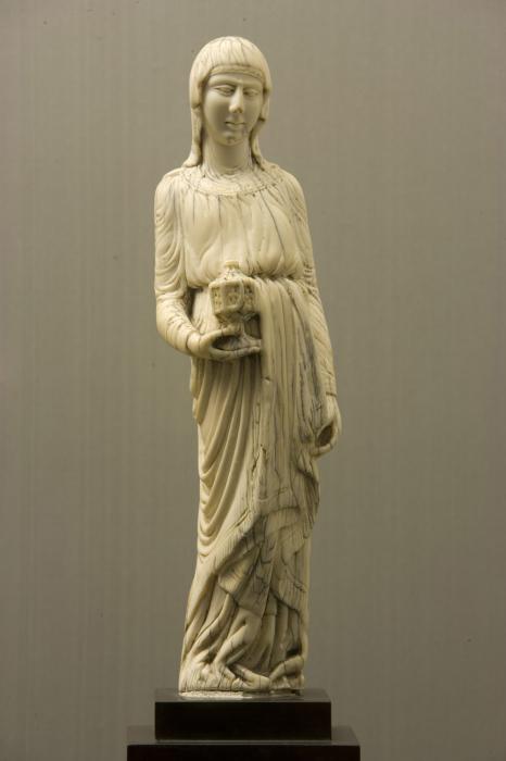 Statuette (Front)