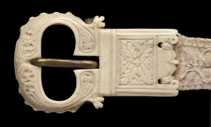 Belt buckle (ceinture) (Front)