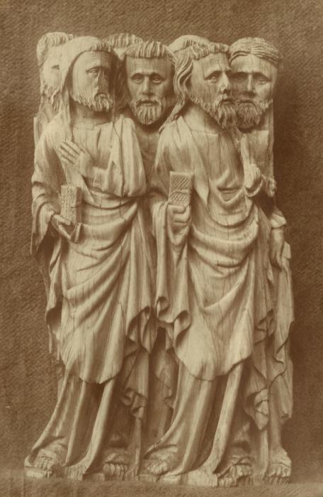 Relief (appliqué) (Front)