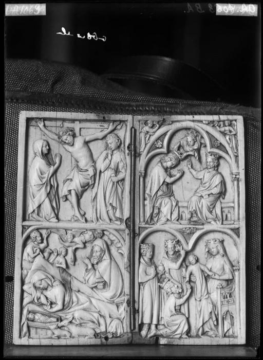Diptych, 2 registers, 1 and 2 arches across (colonnettes) (Front)