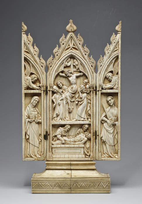 Gabled triptych, 2 registers, with arches (colonnettes) (Front, open)