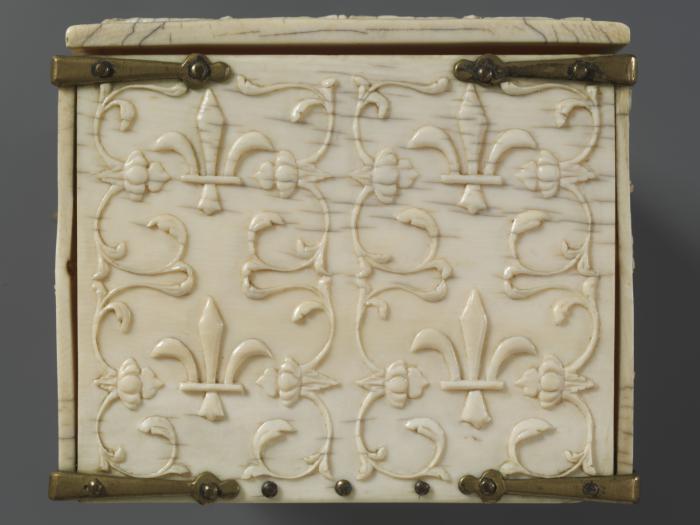 Casket (coffret) (End, right)