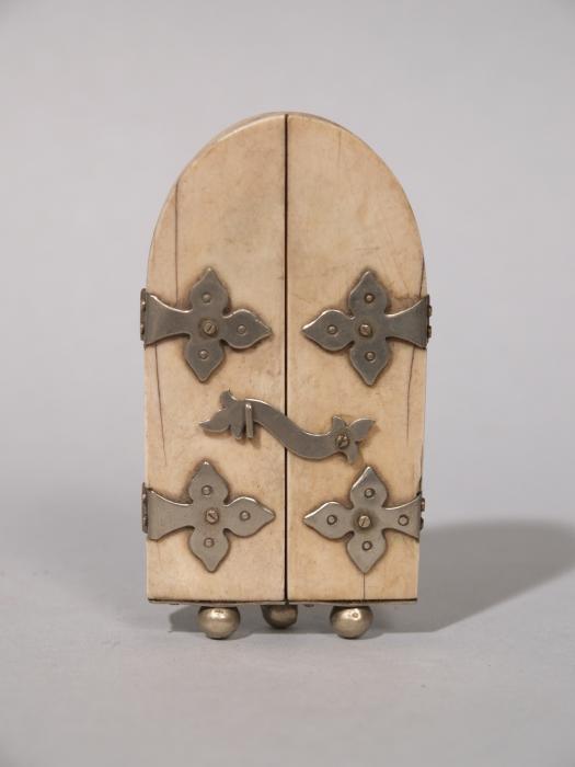 Gabled triptych, 1 register (Front, closed)