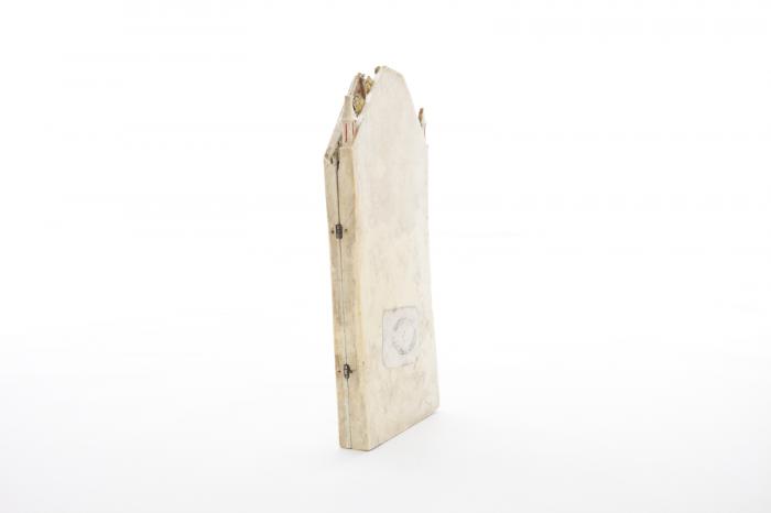 Gabled triptych, 3 registers (colonnettes) (Side, closed)