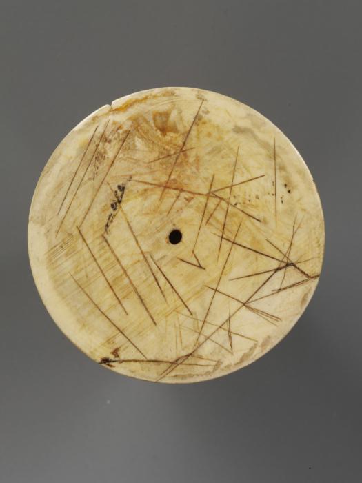 Lid of a box (?) (Back)