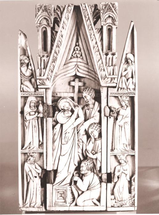 Gabled triptych, 1 and 3 registers (Front)