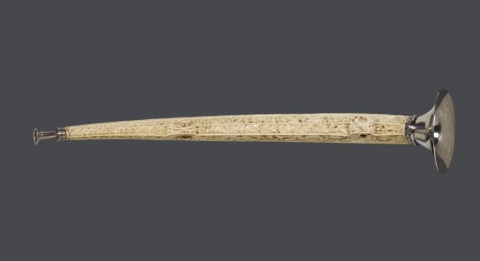 Hunting horn (oliphant) (Top)