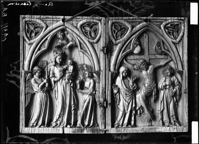 Diptych, 1 register, 1 arch across (plaquettes) (Front)