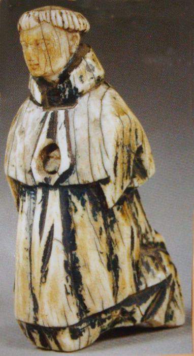 Statuette