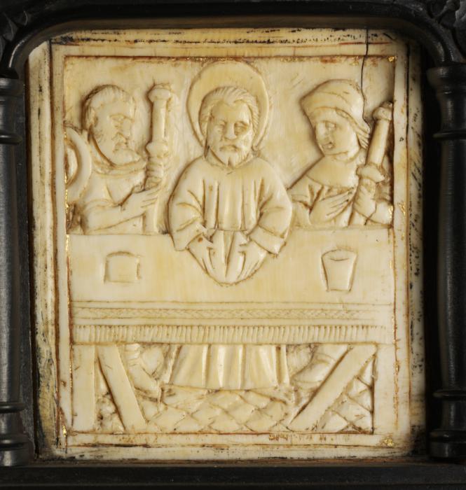 40 panels, 1 register, 1 ogee arch across; inserted in a wooden cabinet (Row 1, panel 5)