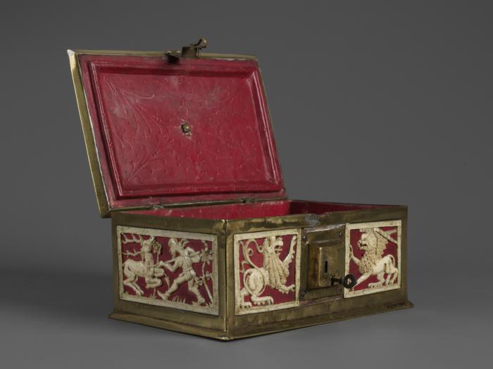 Casket (coffret), with openwork panels (plaques ajourées) (Body, front, open)