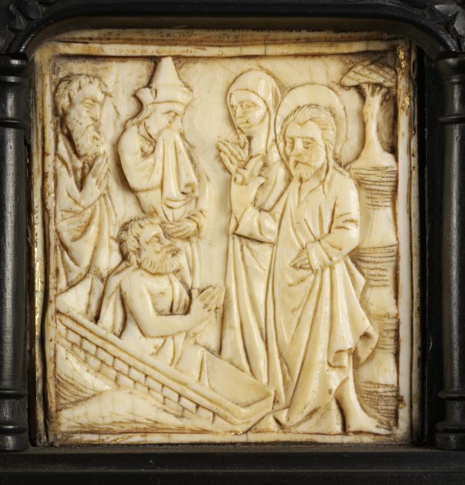 40 panels, 1 register, 1 ogee arch across; inserted in a wooden cabinet (Row 3, panel 5)