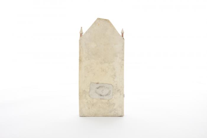 Gabled triptych, 3 registers (colonnettes) (Back, closed)